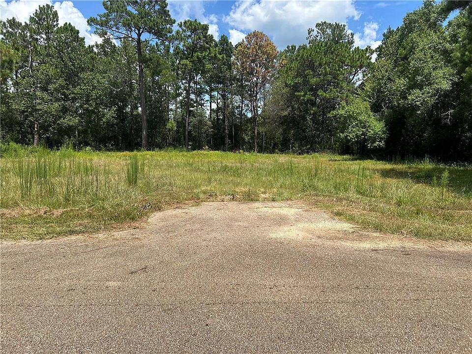 2nd image of 15413 Karrie Ln