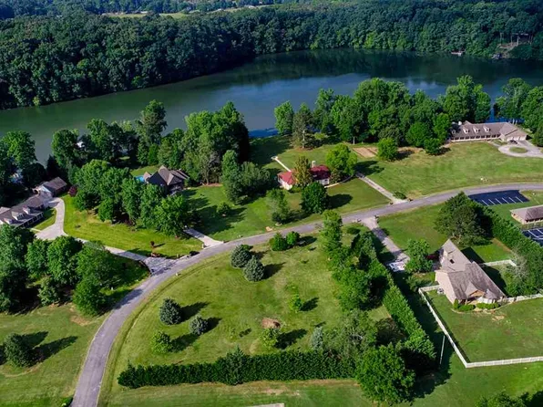 249 Oakfair Dr, Rogersville, AL 35652