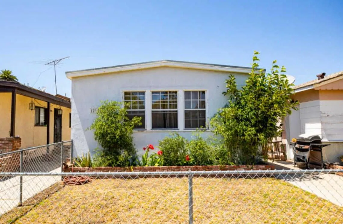Studio, 500 sqft, $2,100 — Photo 1
