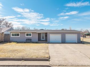 1104 S Maddox Ave, Dumas, TX 79029