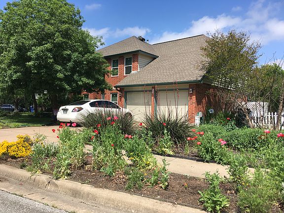 2nd image of 805 Cactus Bend Dr