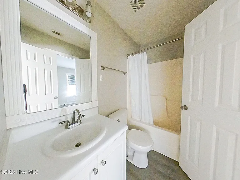 1237 Longpoint Dr — Photo 14