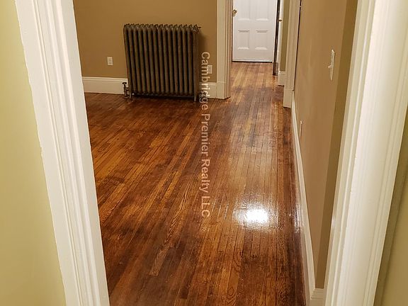 2nd image of 14 Moreland St #2