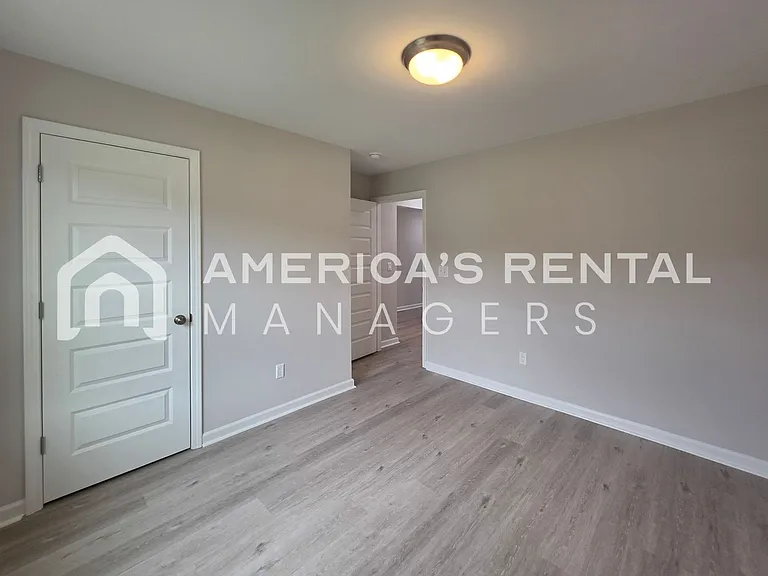 10312 Squires Way — Photo 12