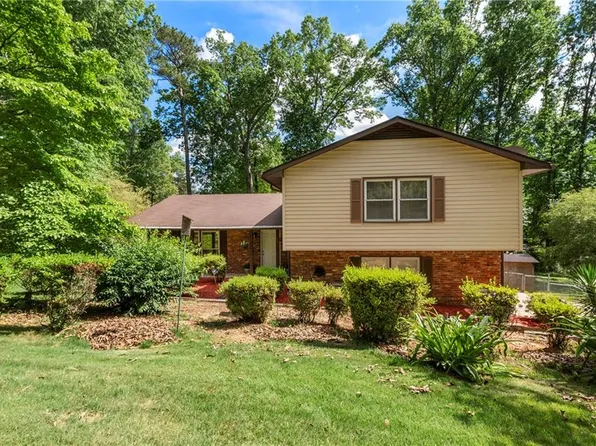 1426 Pixley Dr, Riverdale, GA 30296