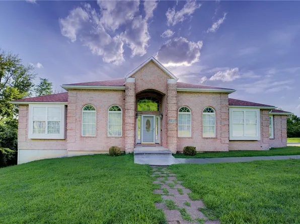 7430 Manchester Ave, Kansas City, MO 64133
