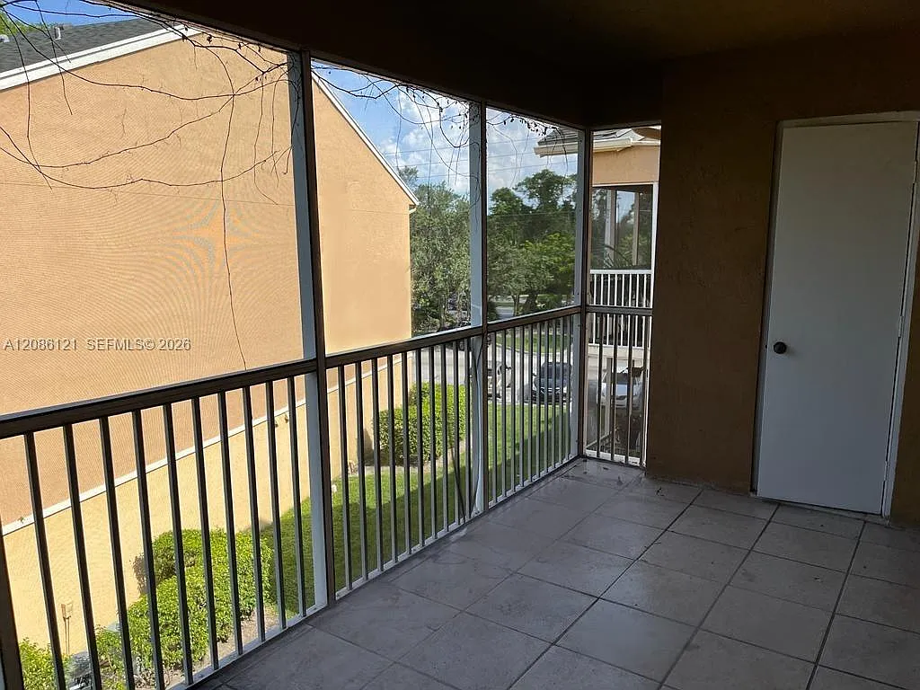 Windward Lakes Condo — Photo 4