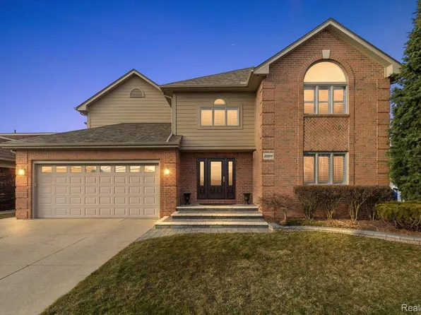 35809 Schmid Dr, New Baltimore, MI 48047