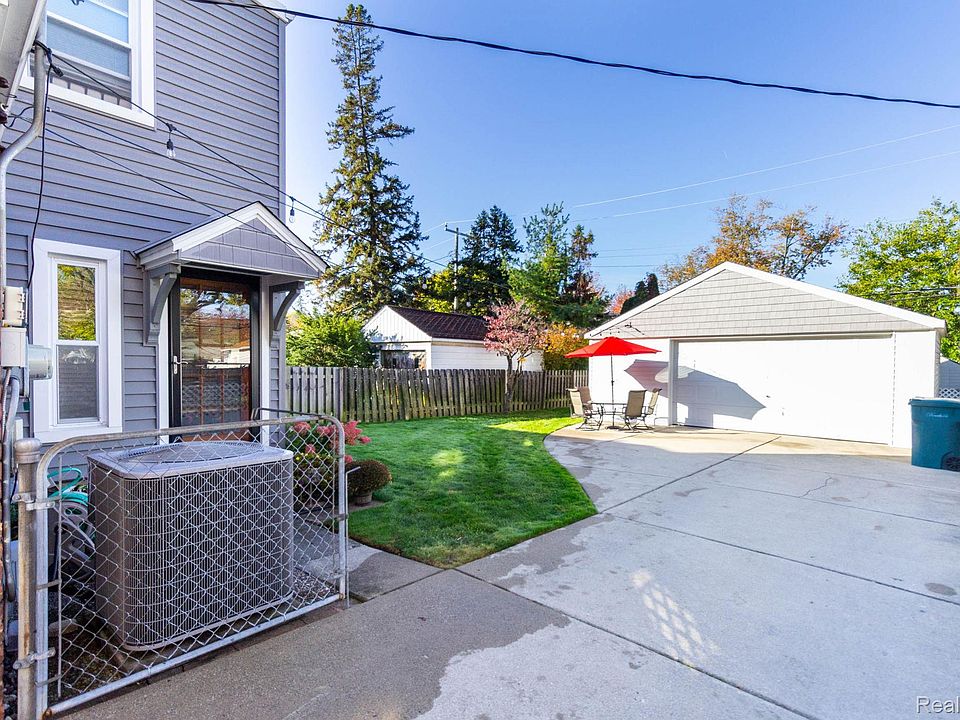225 N Melborn St, photo 4