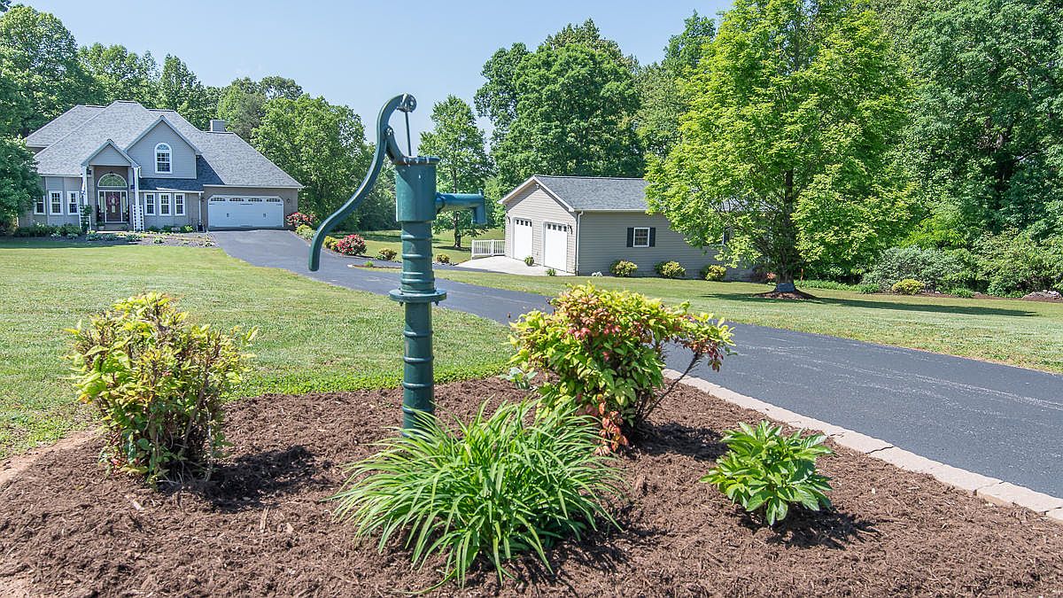 2964 Burnt Chimney Rd, Wirtz, VA 24184 Zillow