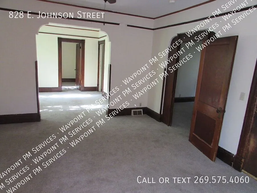 Building Photo - 828 E Johnson St