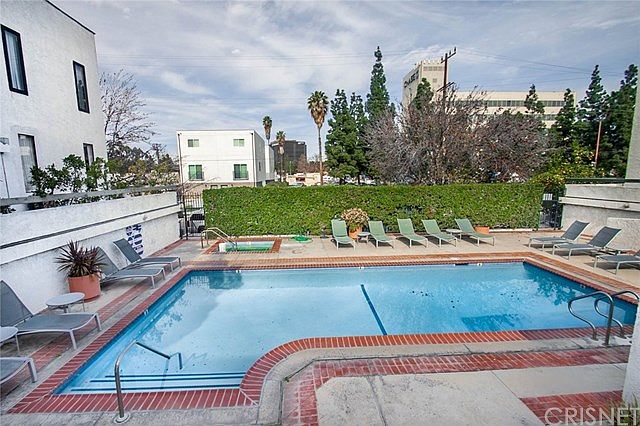 1st image of 10861 Moorpark St Unit 205
