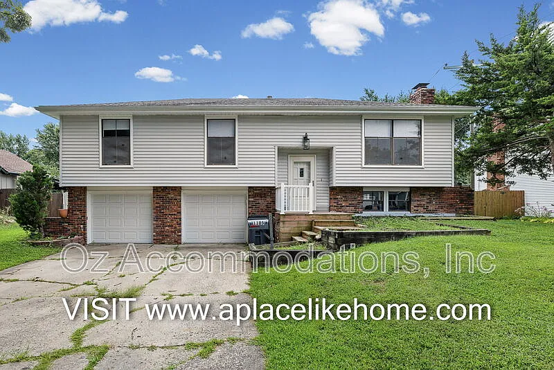 3 bed, 2.0 bath, 1918 sqft, $2,095 — Photo 1