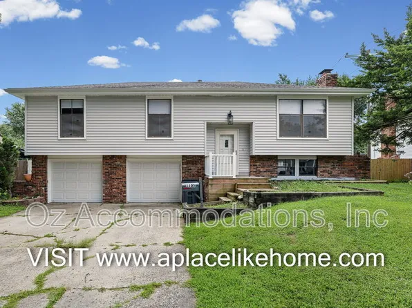 1105 W Elm Ter, Olathe, KS 66061