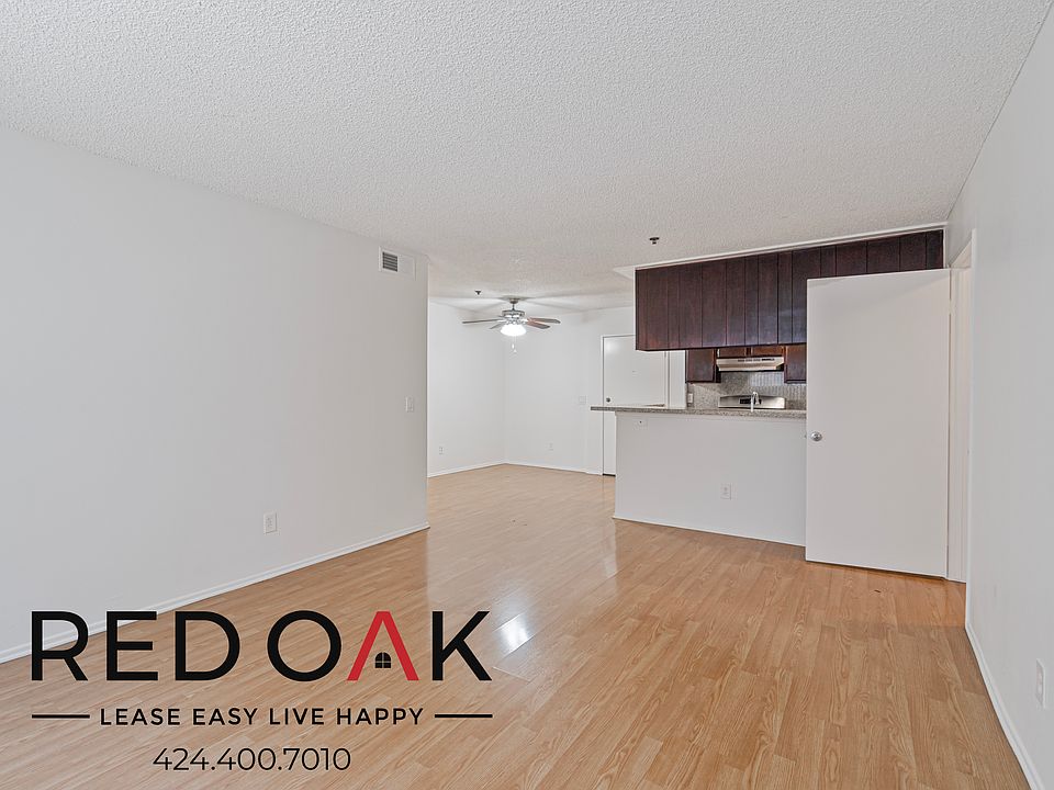1st image of 15600 1/2 Vanowen St #118