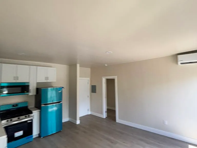 436 SW 6th St #19 — Photo 8
