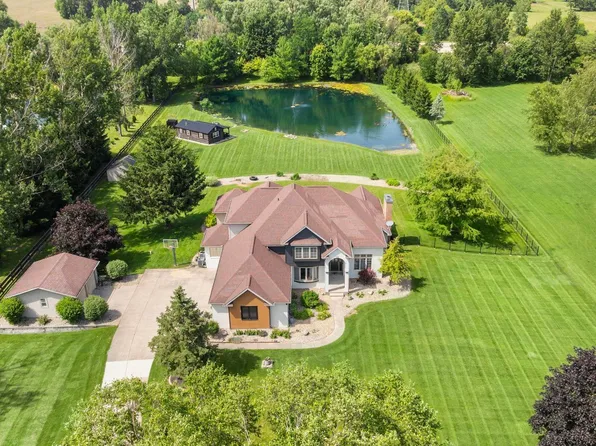 16541 Jackson Rd, Mishawaka, IN 46544
