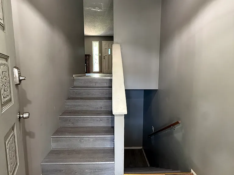 317 NW Highland Ln — Photo 6