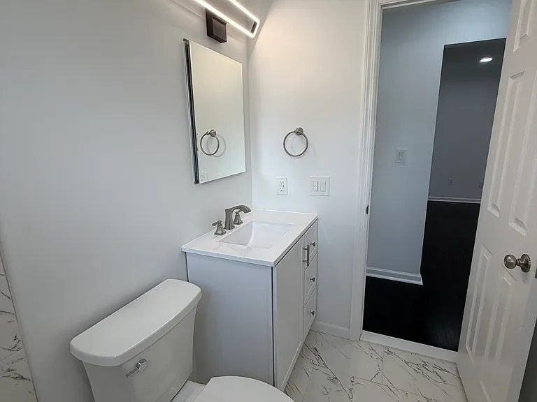 14 Central Dr #5 — Photo 10