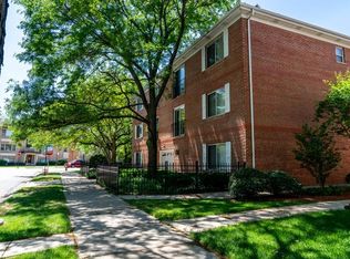 5450 W Gale St APT 203, Chicago, IL 60630