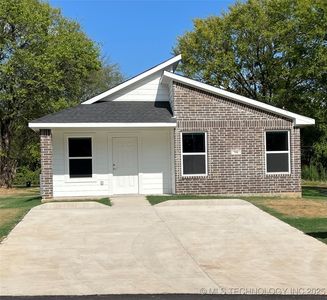 700 Pemberly, Colbert, OK, 74733