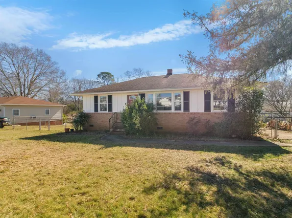 215 Derwood Cir, Greenville, SC 29617