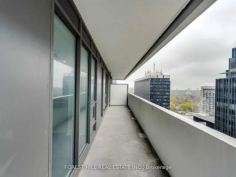 2221 Yonge St #5211 — Photo 14