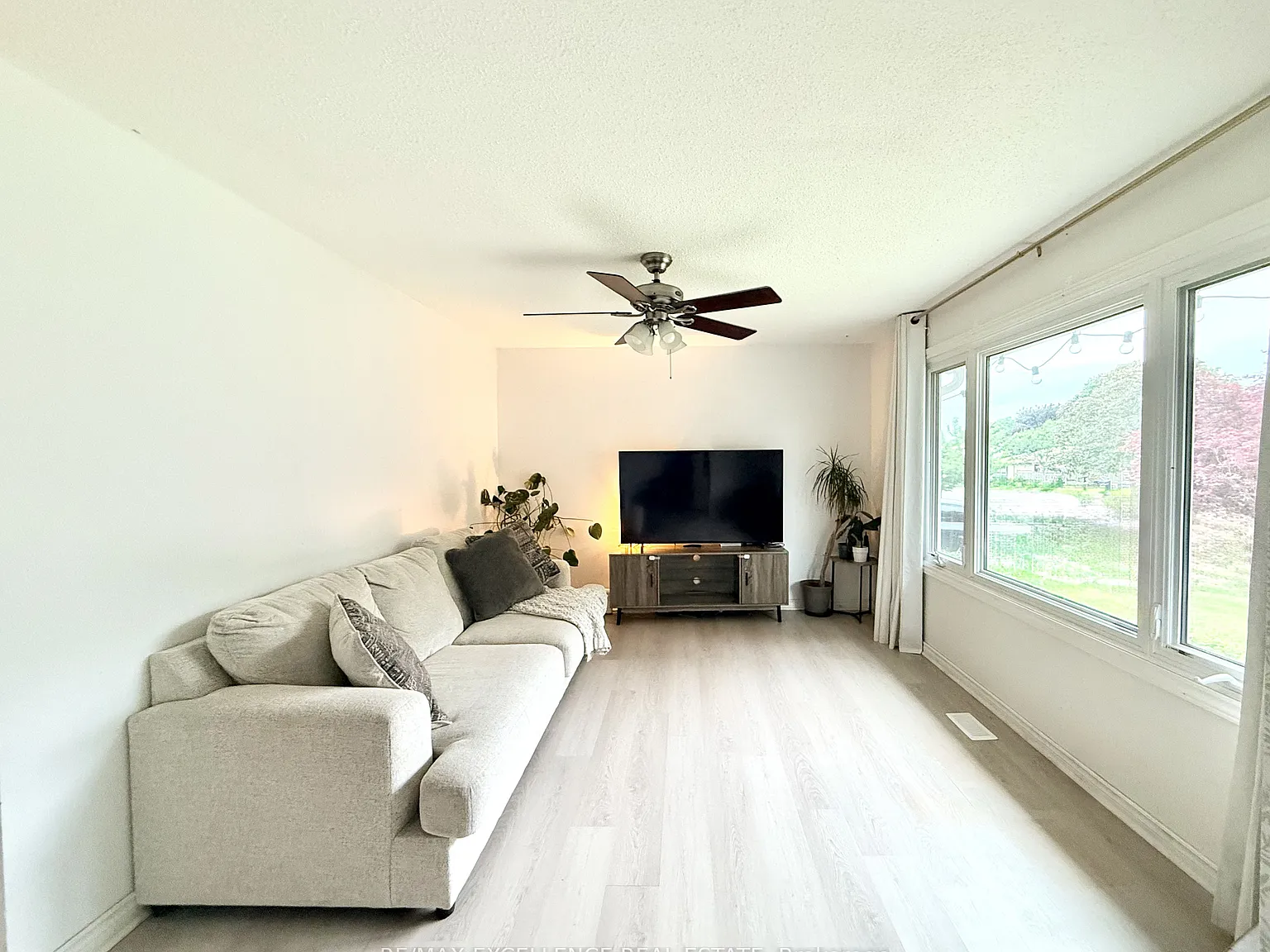 4 bed, $2,550 — Photo 4
