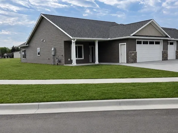 803 3rd Ave NW, Pine Island, MN 55963