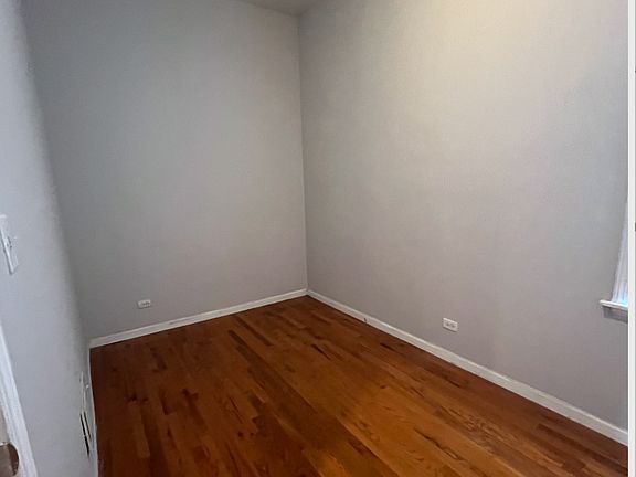 5th image of 2146 N Maplewood Ave #1