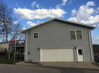 25902 218th Ave, Delhi, IA 52223
