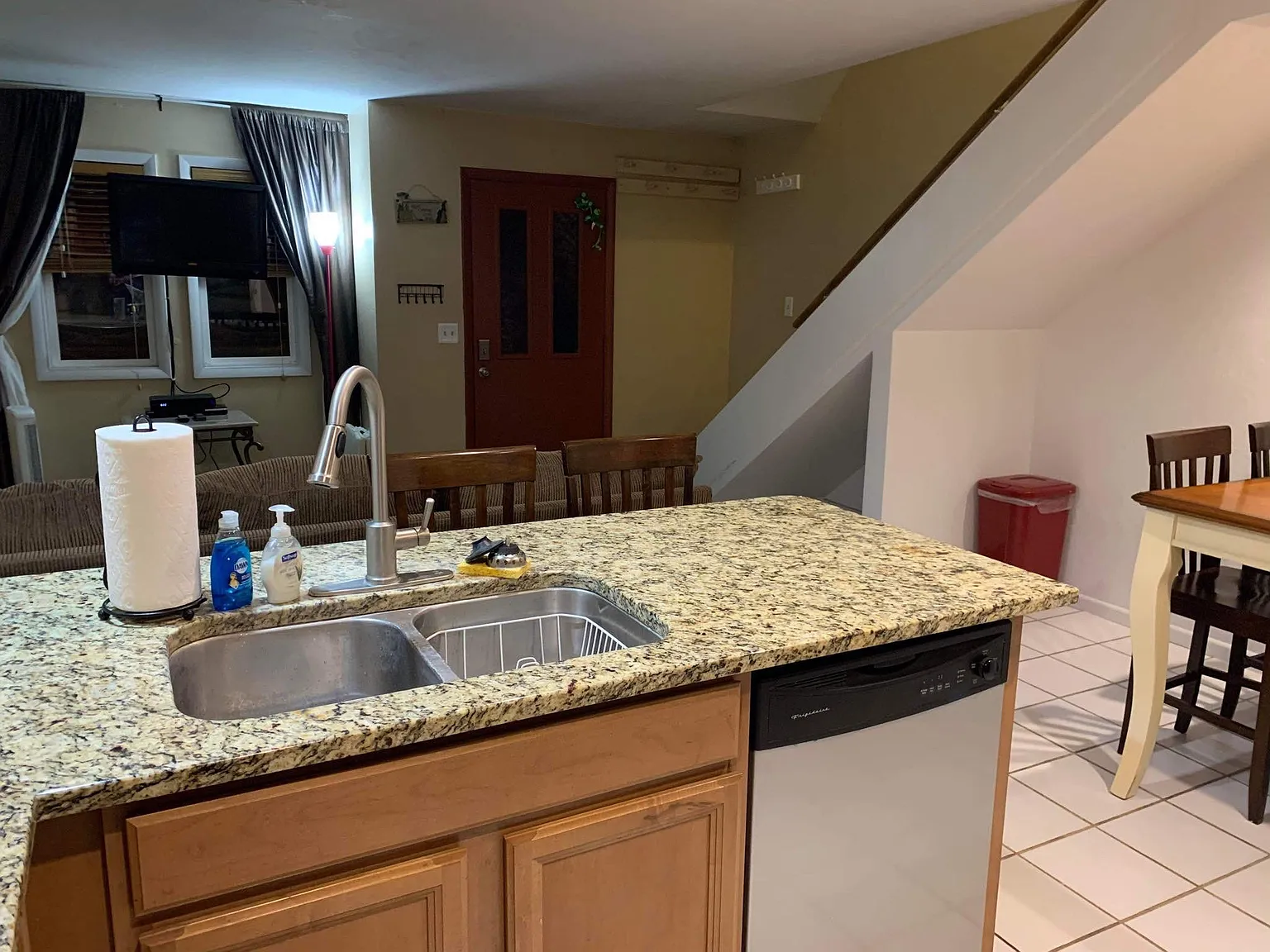 1384 Park Ave — Photo 3
