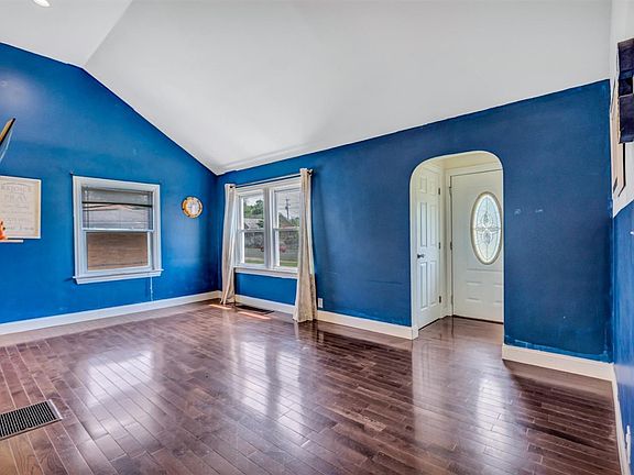 2nd image of 2315 Woodburn Ave