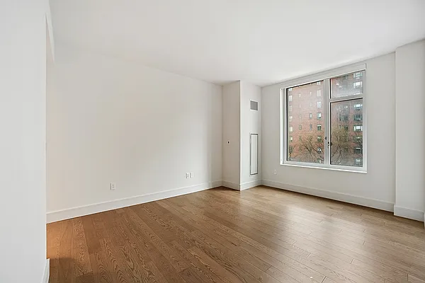 Rented by Extell Marketing Group LLC | media 9