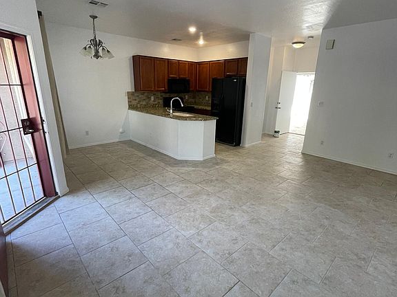 3rd image of 6710 E University Dr Unit 146
