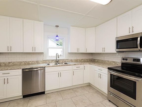 5th image of 580 Dixon St