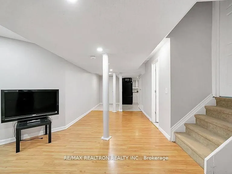 28 Hartwell Way — Photo 8