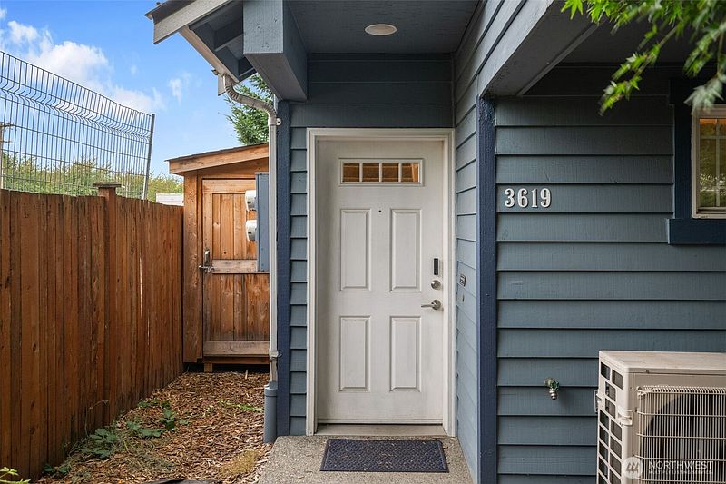 4th image of 3619 Dayton Avenue N