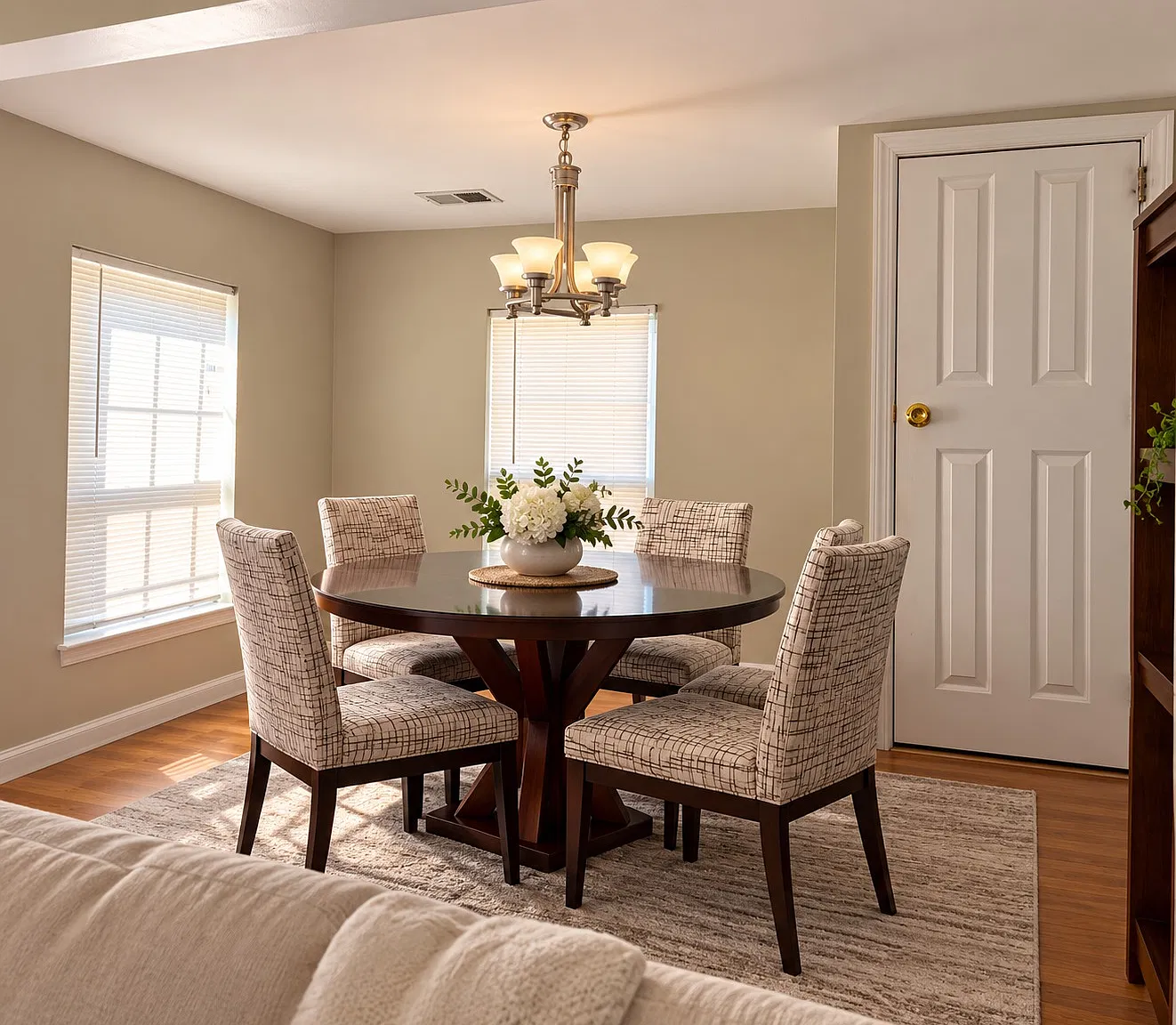 3 bed, $3,000 — Photo 3