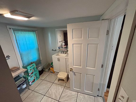 5th image of 106 N Clay St