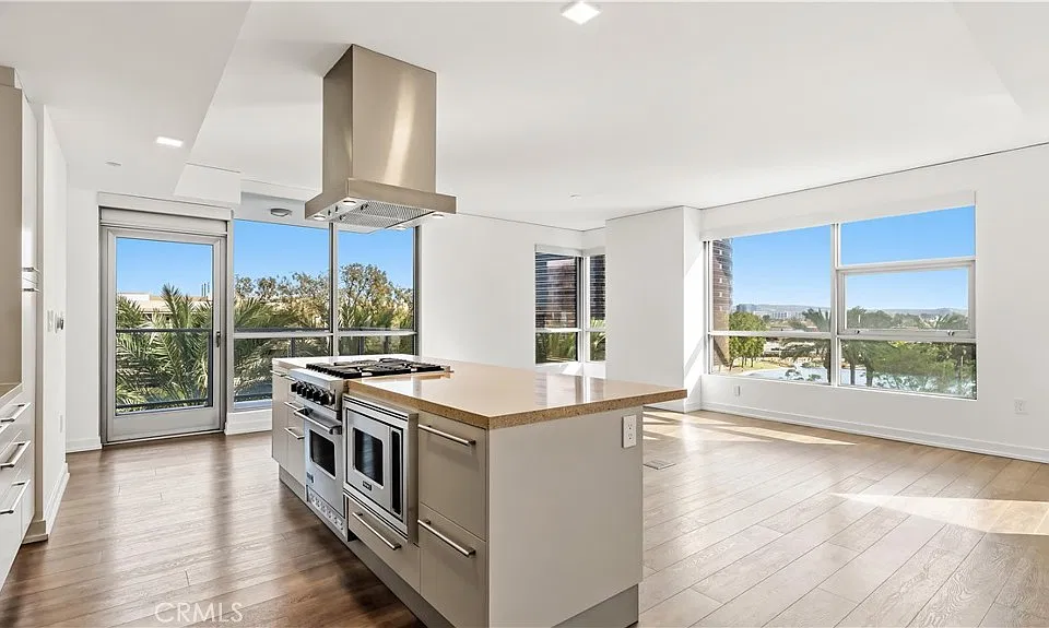 9 Macarthur Pl #N503