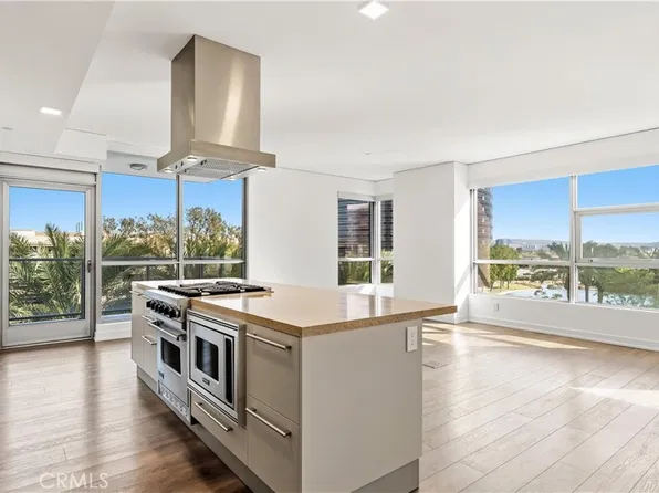 9 Macarthur Pl #N503, Santa Ana, CA 92707