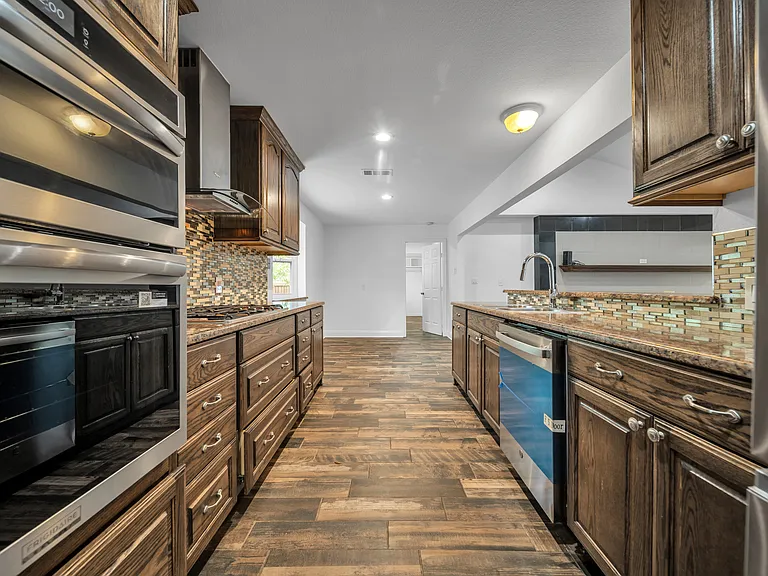 2516 Pinebluff Dr — Photo 13