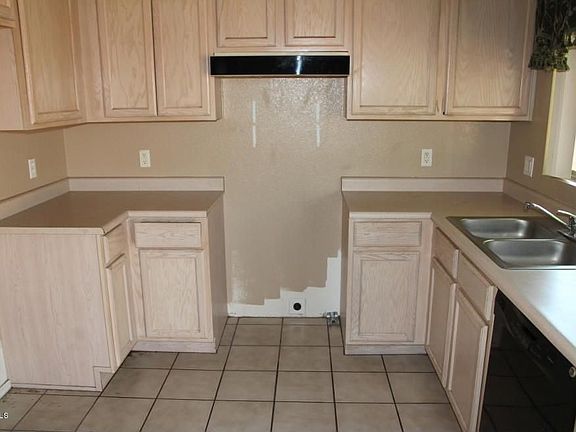 4th image of 7660 W Vermont Ave