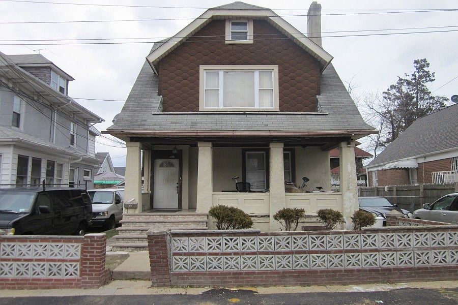 1st image of 22023 101st Ave