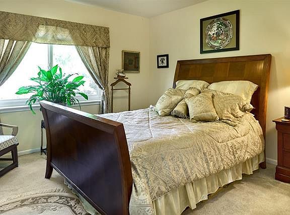 5th image of 535 Oak Knoll Ln