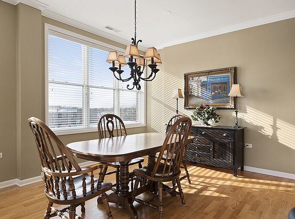 5th image of 2472 W Foster Ave APT 411