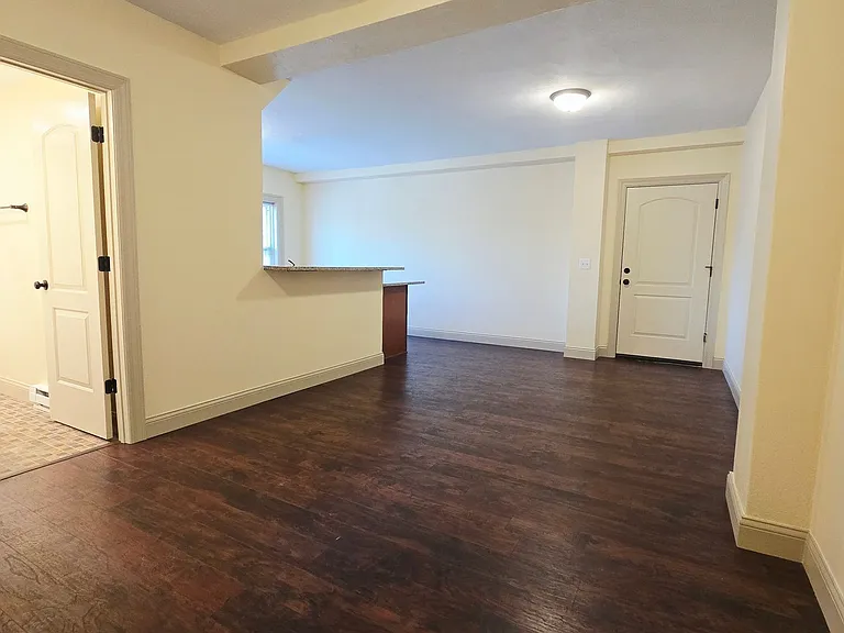1416 E State St Apartments — Photo 31