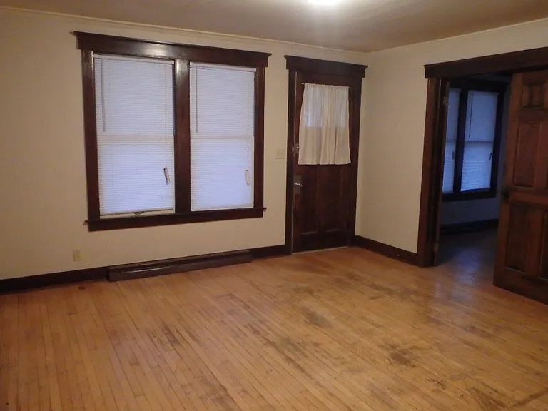 320 S Grand Ave — Photo 5