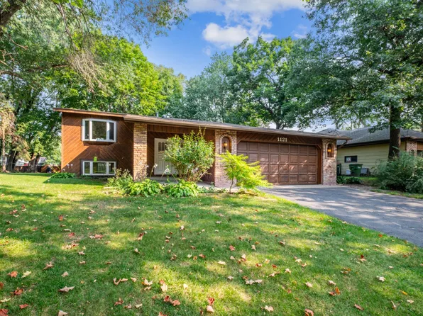 1121 106th Ln NE, Blaine, MN 55434
